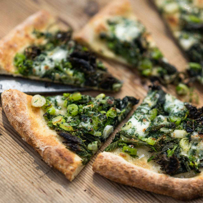 Pizza de printemps aux herbes fraîches de Gill Meller