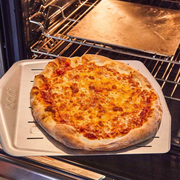 Pizza au fromage new-yorkaise pour plaque à pizza en acier Ooni 13