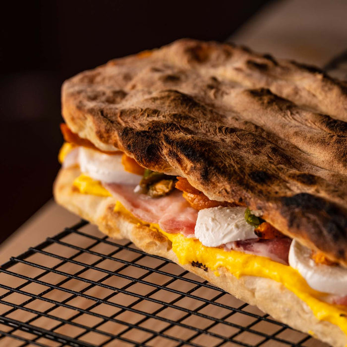 Pizza Baciata, une “pizza sandwich” pour doubler le plaisir