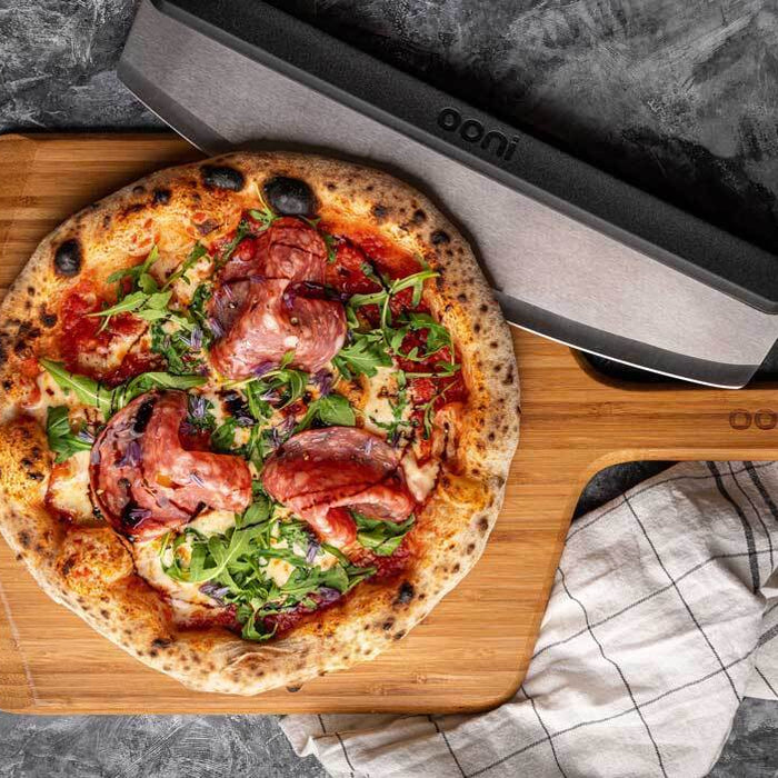 Pizza au Salami Milano et à la roquette