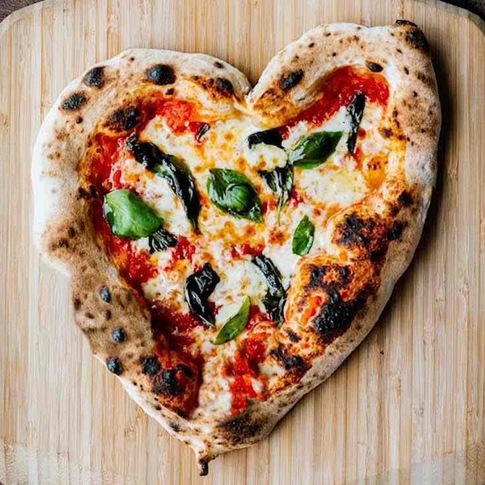 Coup de foudre pour la pizza : 10 célèbres pizzaiolos racontent