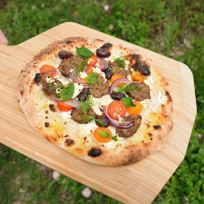 Pizza grecque “mezze” aux keftedes (boulettes de viande)