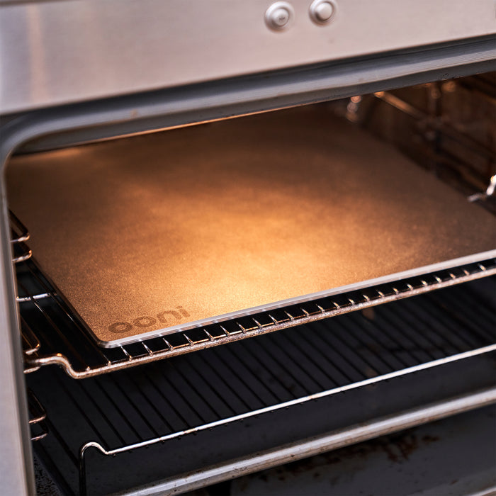 Pizza Steel in Oven | Cliquez sur cette image pour ouvrir la fenêtre modale de produits. La fenêtre modale de produits permet de zoomer sur les images.