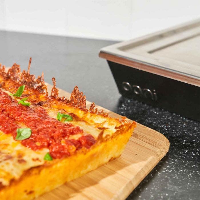 9x6 Detroit-Style Pizza Pan (small) with Detroit-Style Pizza | Cliquez sur cette image pour ouvrir la fenêtre modale de produits. La fenêtre modale de produits permet de zoomer sur les images.