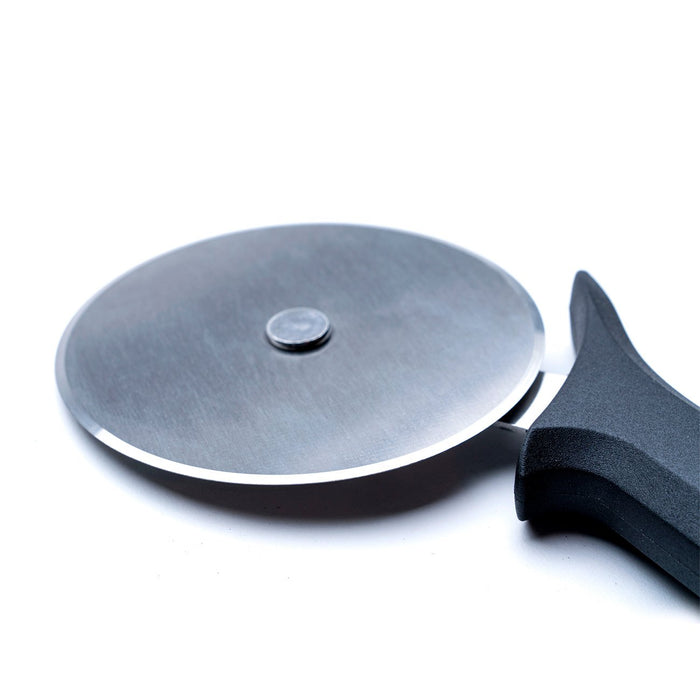 Ooni Pizza Cutter Wheel - Ooni Europe | Cliquez sur cette image pour ouvrir la fenêtre modale de produits. La fenêtre modale de produits permet de zoomer sur les images.